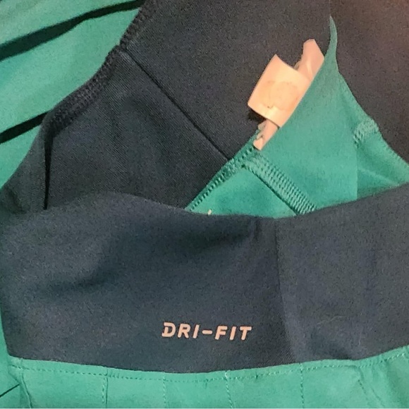 Nike Victory Dri-Fit Pleated Green/ Blue Skirt Size Large EUC - Picture 4 of 6